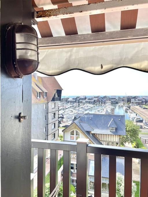 Le Castel 1 C.L.S Deauville Exteriör bild